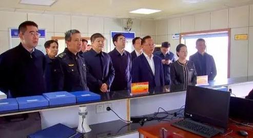 张坤、刘文荣带队巡江巡河及防汛查抄