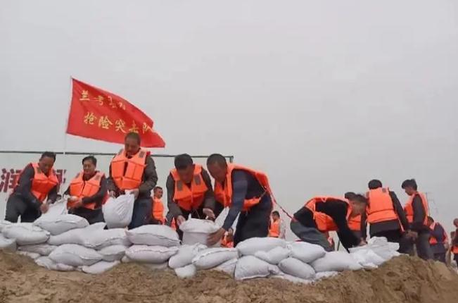 兰考水利局展开内河防汛抢险实战练习训练进步内河防汛应急抢险才能