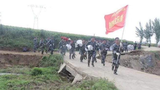 泌阳县公路奇迹成长中间构造展开防汛抢险应急练习训练